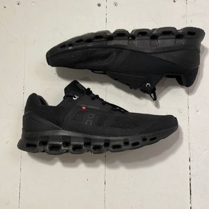 On Cloudstratus sz 13